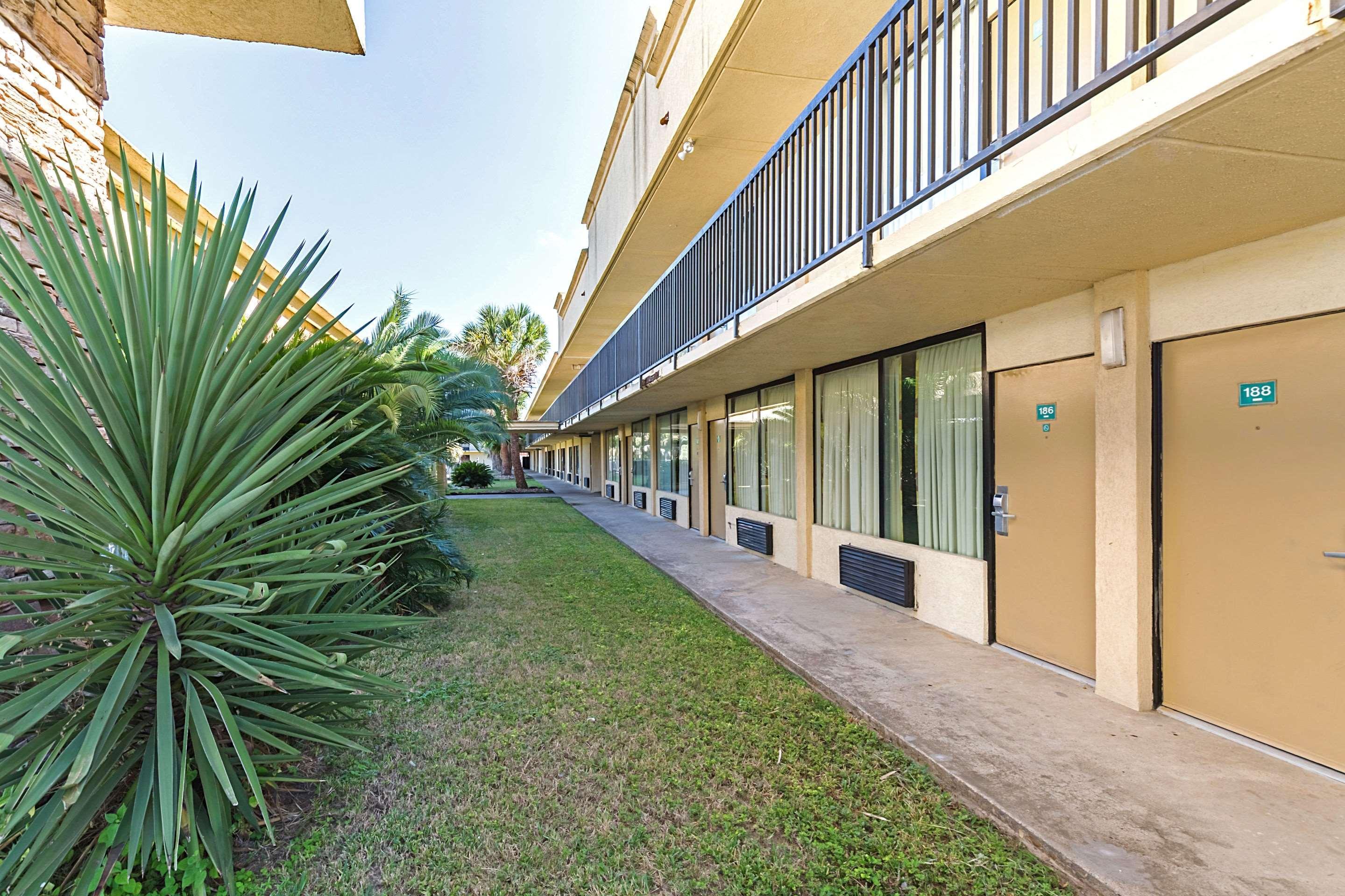 Econo Lodge Baytown Exterior foto